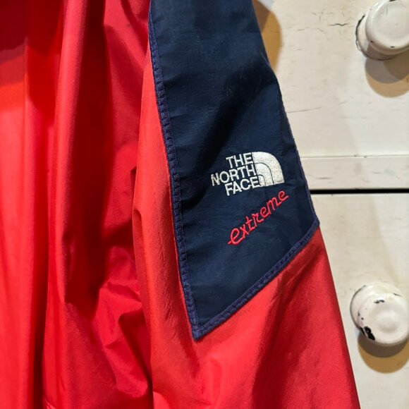 Vintage North Face Red Goretex Ski Jacket - Picture 2 of 5